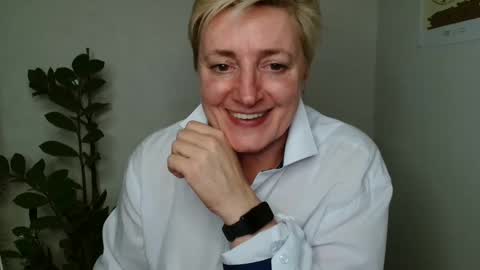 Snapshot of verony_ chatting on 03.08.25 verony_ online show from 03.08.25