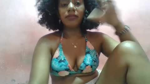 Snapshot of verronique1511 chatting on 01.20.25 verronique1511 online show from 01.20.25