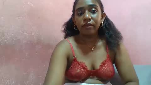 Snapshot of verronique1511 chatting on 02.14.25 verronique1511 online show from 02.14.25