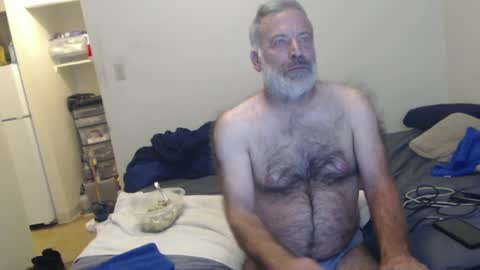 Snapshot of veryveryhairmanindenver chatting on 12.04.24 hairy man online show from 12.04.24