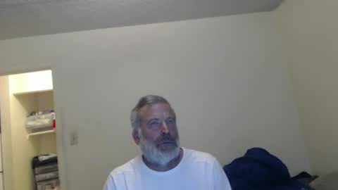 Snapshot of veryveryhairmanindenver chatting on 12.06.24 hairy man online show from 12.06.24