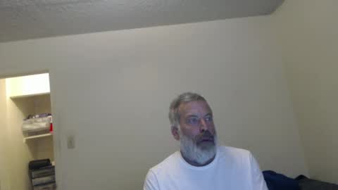 Snapshot of veryveryhairmanindenver chatting on 12.10.24 hairy man online show from 12.10.24