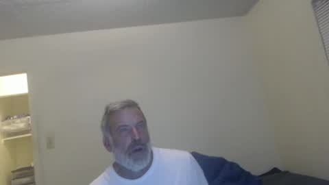 Snapshot of veryveryhairmanindenver chatting on 12.18.24 hairy man online show from 12.18.24