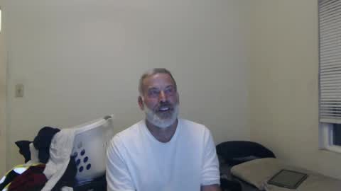Snapshot of veryveryhairmanindenver chatting on 01.05.25 hairy man online show from 01.05.25