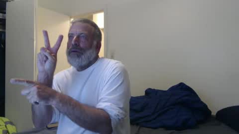 Snapshot of veryveryhairmanindenver chatting on 01.20.25 hairy man online show from 01.20.25