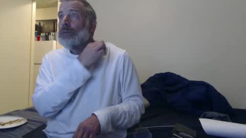 Snapshot of veryveryhairmanindenver chatting on 02.15.25 hairy man online show from 02.15.25