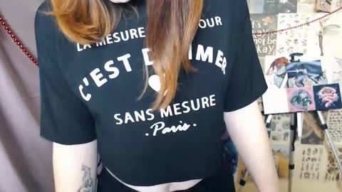 Snapshot of veryveryvery_shy chatting on 12.23.24 veryveryvery_shy online show from 12.23.24