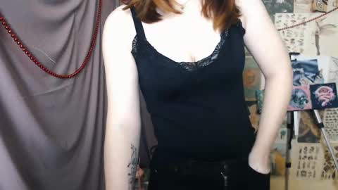 Snapshot of veryveryvery_shy chatting on 12.24.24 veryveryvery_shy online show from 12.24.24