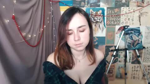 Snapshot of veryveryvery_shy chatting on 12.30.24 veryveryvery_shy online show from 12.30.24