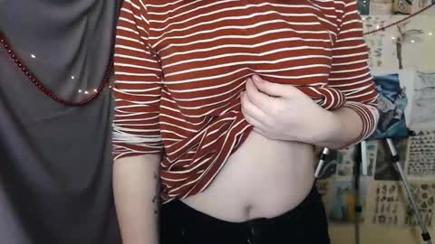 Snapshot of veryveryvery_shy chatting on 12.31.24 veryveryvery_shy online show from 12.31.24