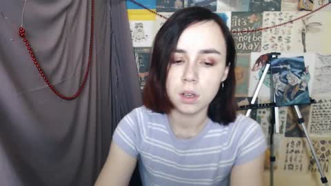 Snapshot of veryveryvery_shy chatting on 01.04.25 veryveryvery_shy online show from 01.04.25