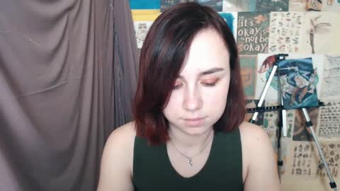 Snapshot of veryveryvery_shy chatting on 01.08.25 veryveryvery_shy online show from 01.08.25