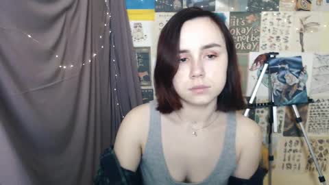 Snapshot of veryveryvery_shy chatting on 01.11.25 veryveryvery_shy online show from 01.11.25