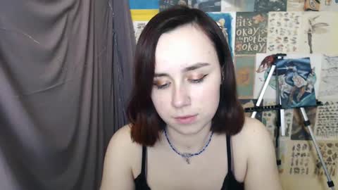 Snapshot of veryveryvery_shy chatting on 01.15.25 veryveryvery_shy online show from 01.15.25