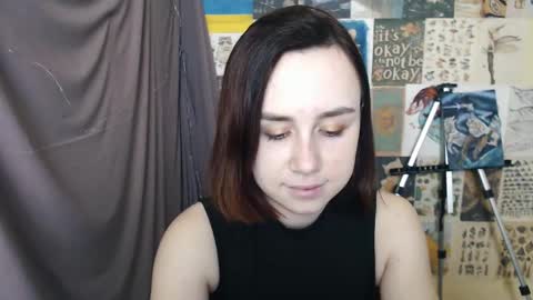 Snapshot of veryveryvery_shy chatting on 01.21.25 veryveryvery_shy online show from 01.21.25