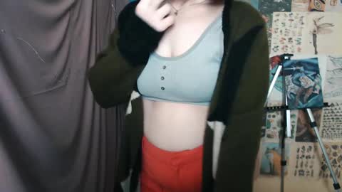 Snapshot of veryveryvery_shy chatting on 01.22.25 veryveryvery_shy online show from 01.22.25