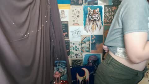 Snapshot of veryveryvery_shy chatting on 02.02.25 veryveryvery_shy online show from 02.02.25