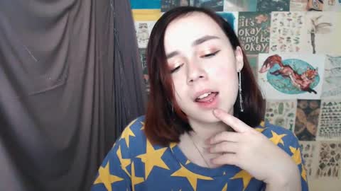 Snapshot of veryveryvery_shy chatting on 02.04.25 veryveryvery_shy online show from 02.04.25