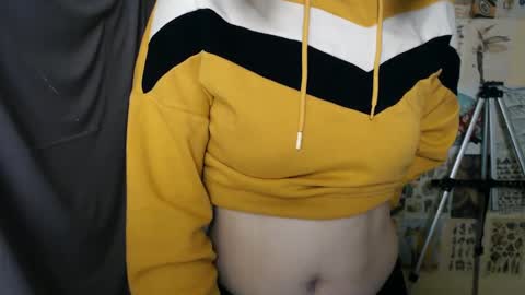 Snapshot of veryveryvery_shy chatting on 02.07.25 veryveryvery_shy online show from 02.07.25