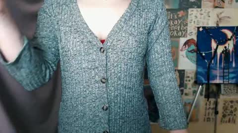 Snapshot of veryveryvery_shy chatting on 02.21.25 veryveryvery_shy online show from 02.21.25