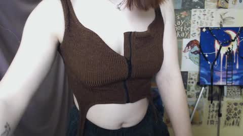 Snapshot of veryveryvery_shy chatting on 02.26.25 veryveryvery_shy online show from 02.26.25