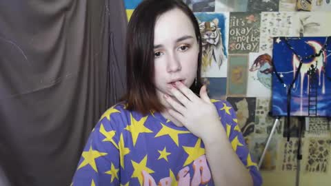 Snapshot of veryveryvery_shy chatting on 02.28.25 veryveryvery_shy online show from 02.28.25