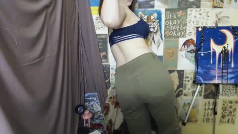 Snapshot of veryveryvery_shy chatting on 03.06.25 veryveryvery_shy online show from 03.06.25