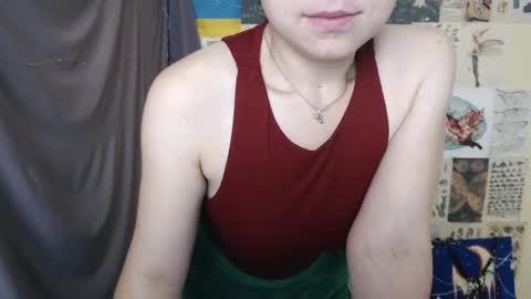 Snapshot of veryveryvery_shy chatting on 09.12.25 veryveryvery_shy online show from 09.12.25