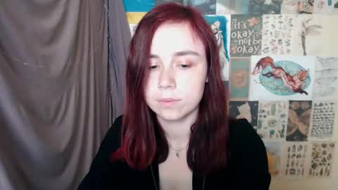 Snapshot of veryveryvery_shy chatting on 09.24.25 veryveryvery_shy online show from 09.24.25