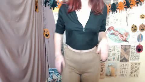 Snapshot of veryveryvery_shy chatting on 10.08.25 veryveryvery_shy online show from 10.08.25