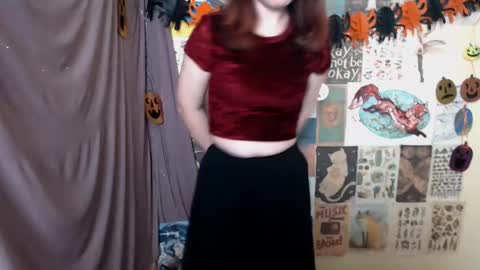 Snapshot of veryveryvery_shy chatting on 10.29.25 veryveryvery_shy online show from 10.29.25