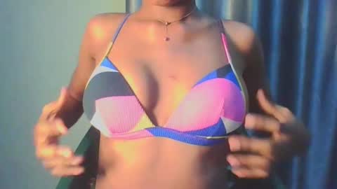 Snapshot of verywetpussy_ chatting on 09.28.25 verywetpussy online show from 09.28.25