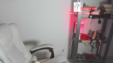 Snapshot of vi_vikkk chatting on 02.21.25 VIKA online show from 02.21.25