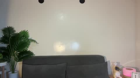 Snapshot of via_olala chatting on 09.19.25 via_olala online show from 09.19.25