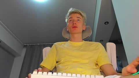 Snapshot of vibemygirl chatting on 10.15.25 vibemygirl online show from 10.15.25