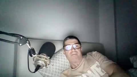 Snapshot of vibratorul89 chatting on 11.17.25 vibratorul89 online show from 11.17.25