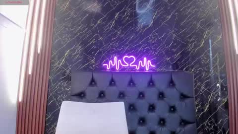 Vichy  Everyday From 1400 to 2130 Col Time online show from 10.25.25