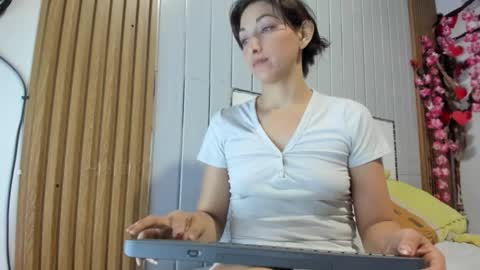 Vicky online show from 03.05.25