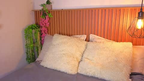 Snapshot of vicky_bass chatting on 09.21.25 VICTORIA online show from 09.21.25