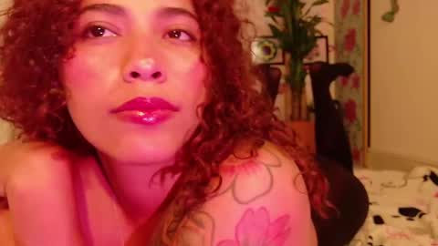 Snapshot of vicky_crazy chatting on 03.11.25 Vicky online show from 03.11.25