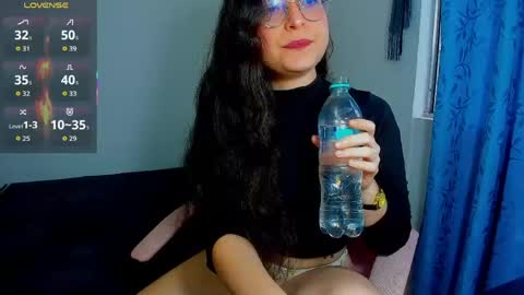 Snapshot of vicky_cristinax chatting on 05.27.26 Vicky online show from 05.27.26