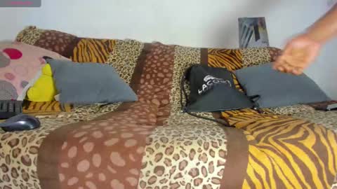 vicky manuela online show from 12.19.24