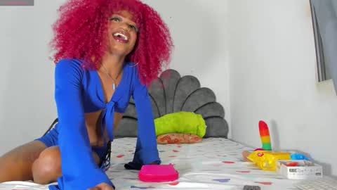 vicky manuela online show from 11.27.25