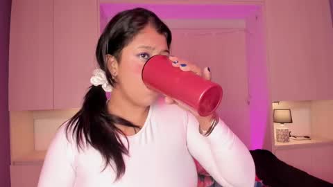 V I C K Y online show from 01.15.25