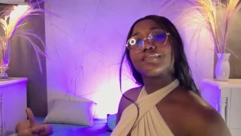 Snapshot of vicky_walles chatting on 10.24.25 Vicky Walles online show from 10.24.25