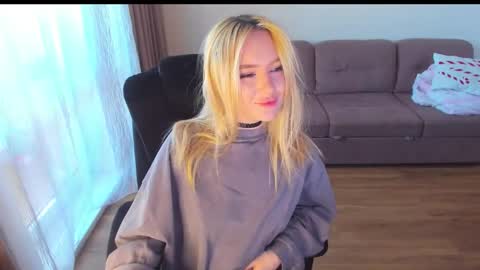 Snapshot of vickydragons chatting on 10.17.25 nastya  Help me reach 100 likes  online show from 10.17.25