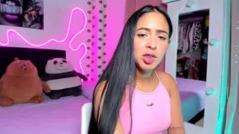 Snapshot of vickysth1 chatting on 10.01.25 VICTORIA 3 online show from 10.01.25