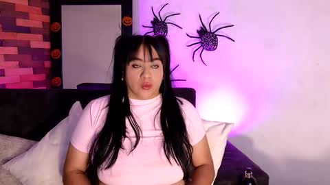 Victoria Serna  online show from 10.05.25