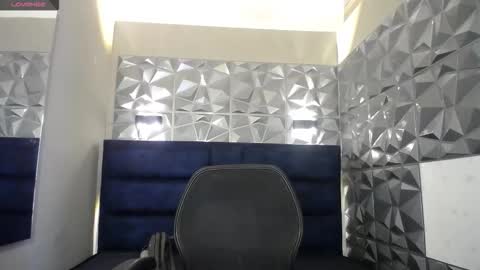 Snapshot of victoria017 chatting on 09.22.25 Victoria online show from 09.22.25