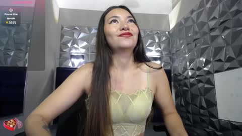 Snapshot of victoria017 chatting on 10.13.25 Victoria online show from 10.13.25